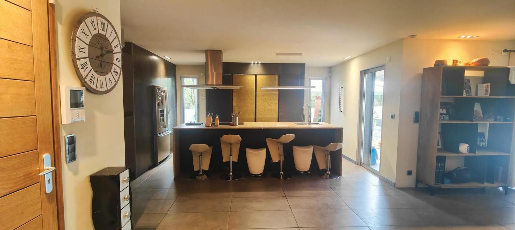 Villa Lovely With Swimming Pool For 6 People