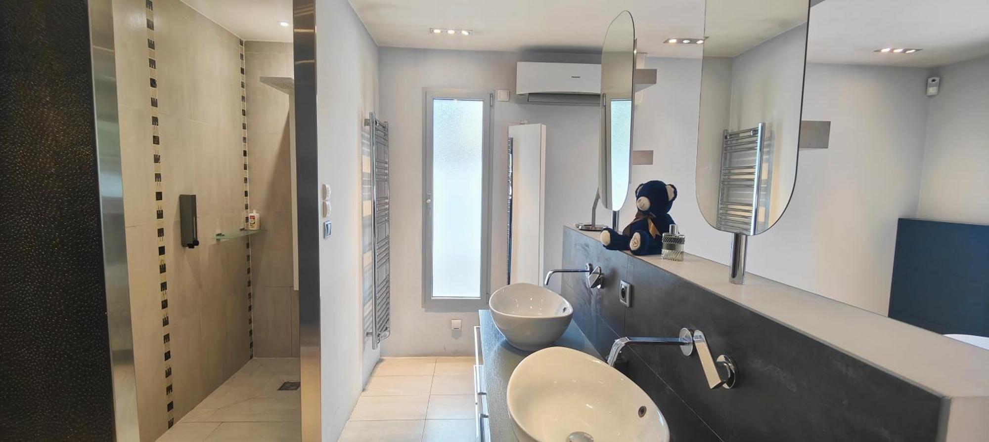 Lovely With Swimming Pool For 6 People * Fréjus