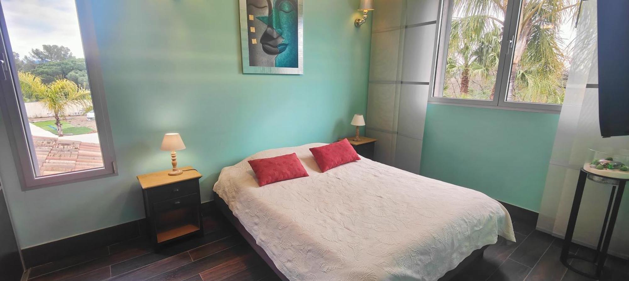 Lovely With Swimming Pool For 6 People