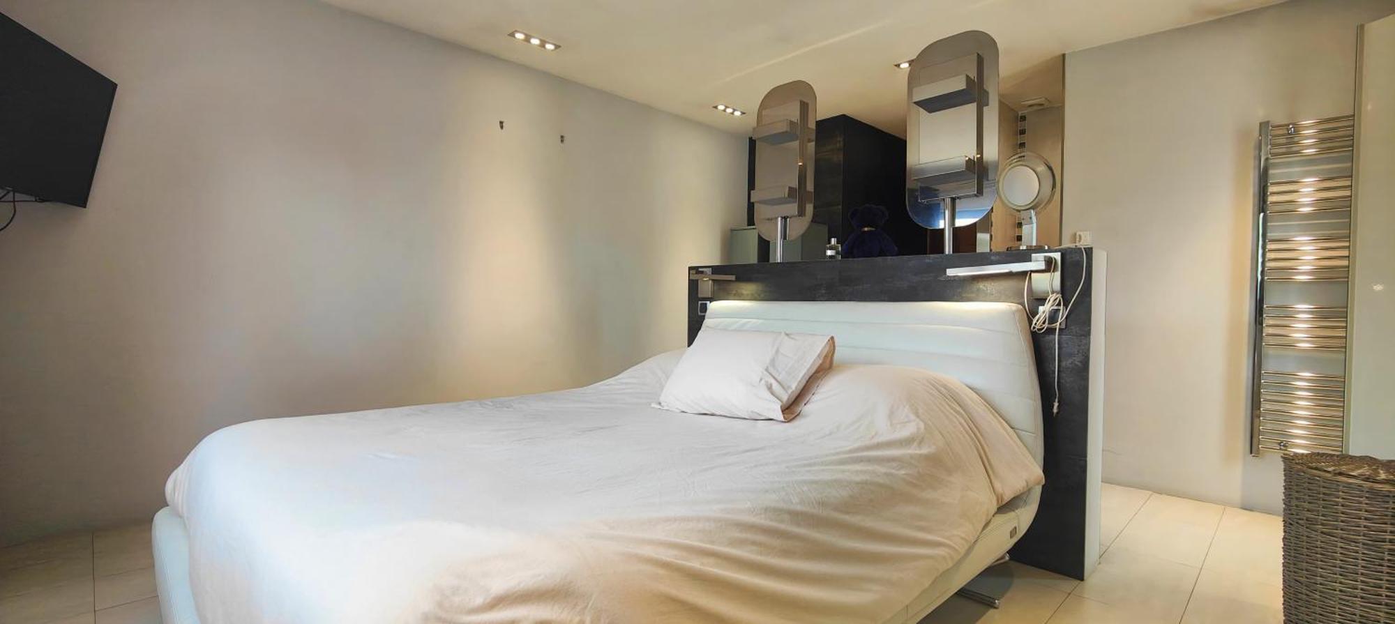 Villa Lovely With Swimming Pool For 6 People Fréjus