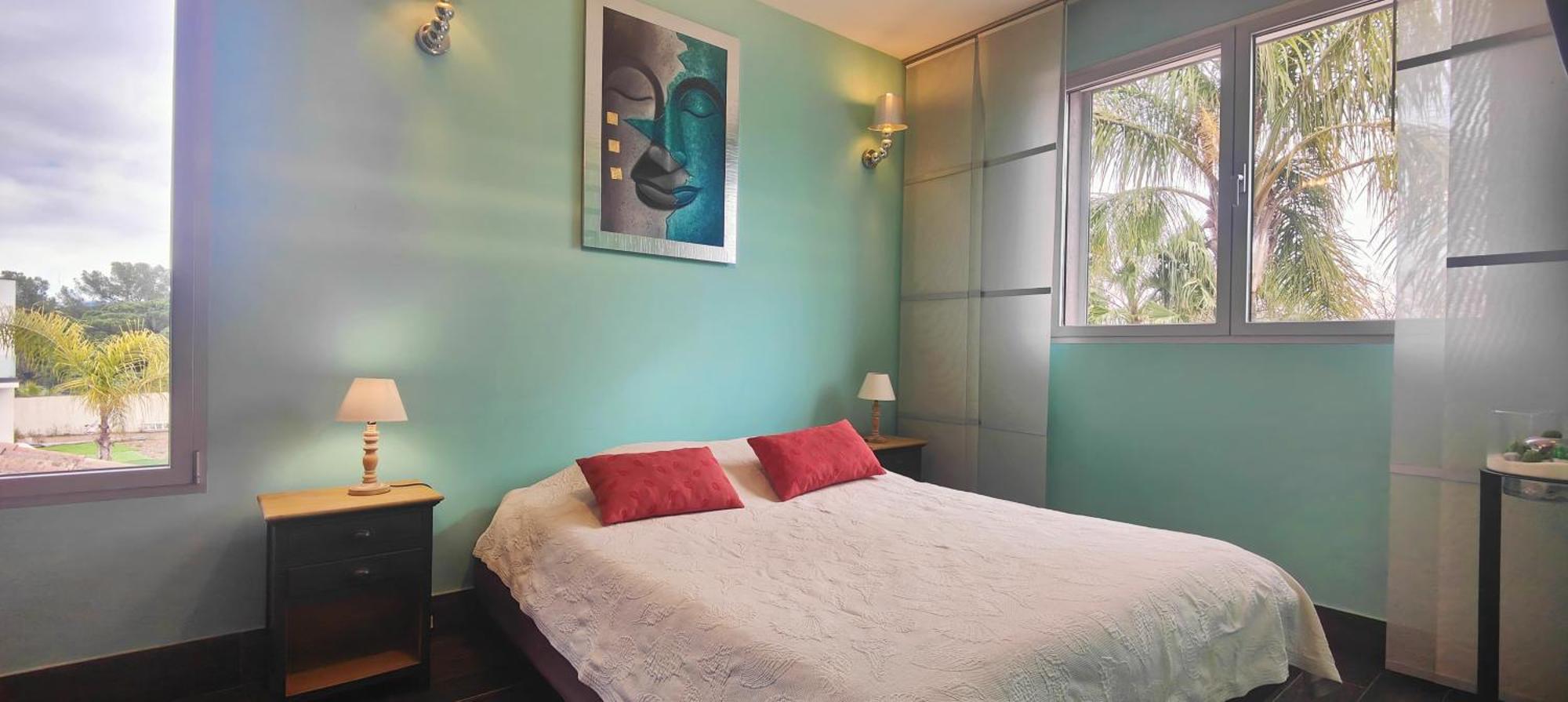 Lovely With Swimming Pool For 6 People Fréjus